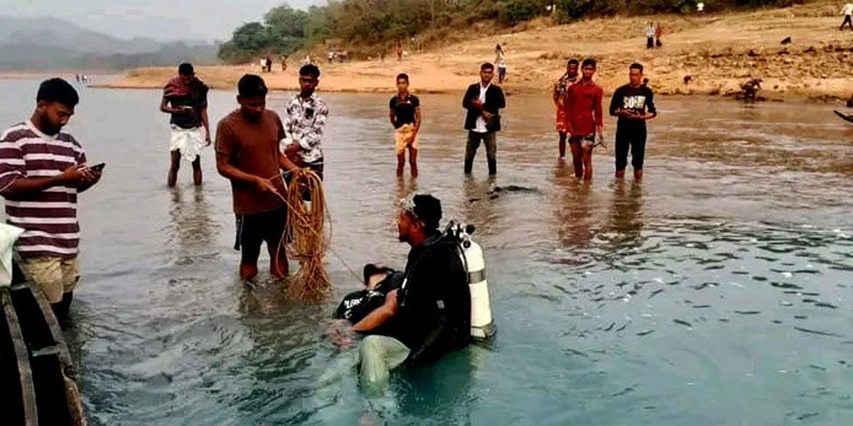 লালাখালে চোরাবালিতে আটকা পড়ে শাবিপ্রবি শিক্ষার্থীর মৃত্যুর ঘটনা