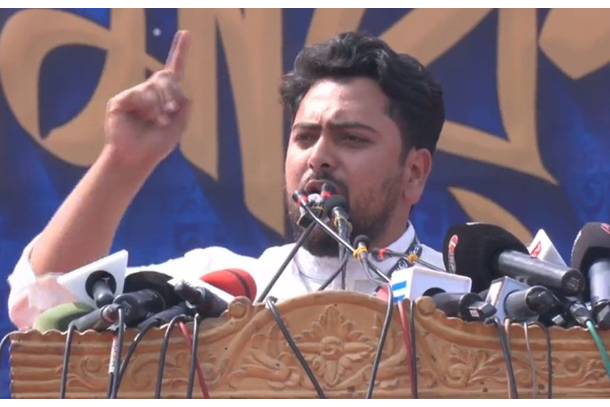 মোবাইল ফোন নিষেধাজ্ঞা প্রত্যাহার না হলে ইসি ঘেরাওয়ের হুঁশিয়ারি দিচ্ছেন নাহিদ ইসলাম